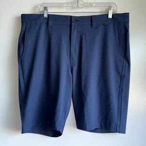 TRAVIS MATHEW Navy Flat Front Performance Golf Chino Shorts Men's Size 36 ~EUC